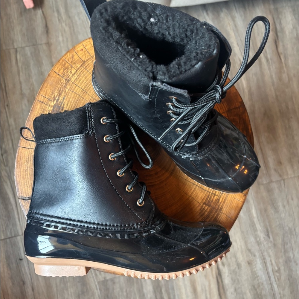 Black Women's Lace-Up Boots